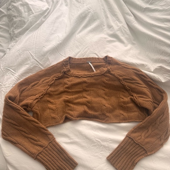 Cashmere Cable Knit Cropped Sweater - Picture 4 of 4